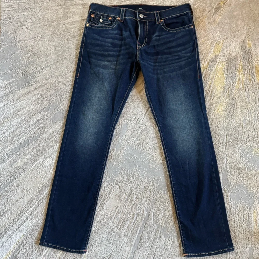 True Religion jeans Rocco relaxed skinny jeans dark wash flap pockets 36